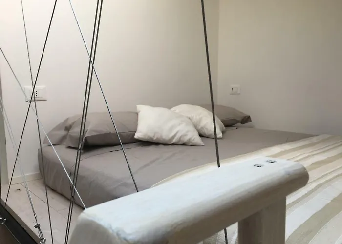La Lanterna & 3*