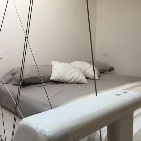 La Lanterna & 3*
